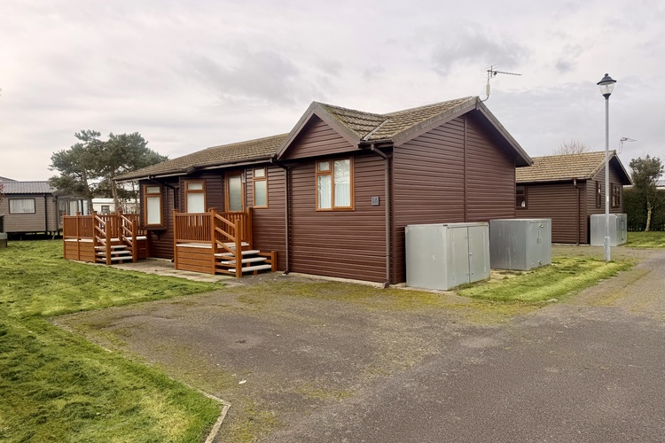 Advent Lodge Tarragon