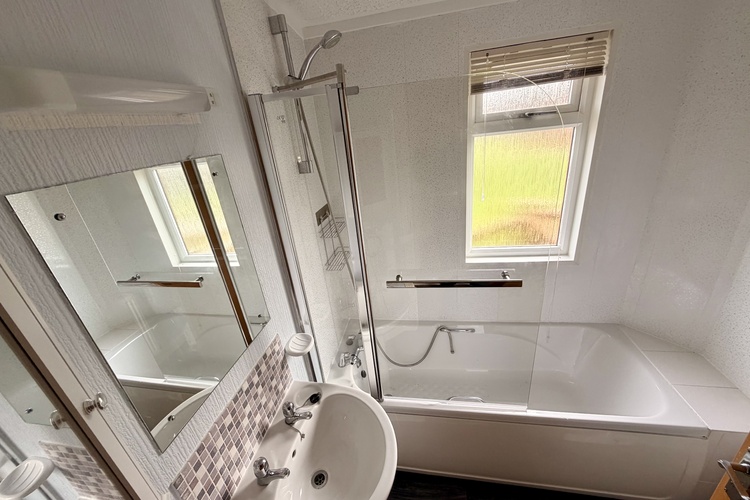 Advent Lodge Tarragon